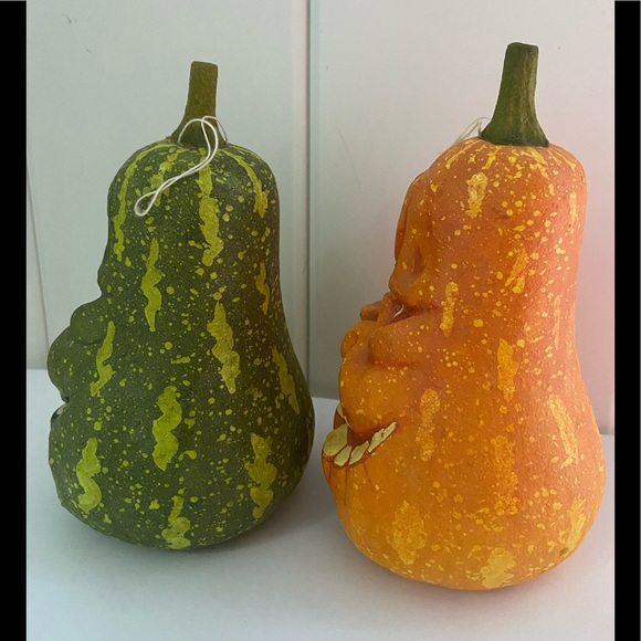 Vintage Halloween Gourd Jack-O-Lantern
Anthropomorphic squash ornament figurine - Picture 2 of 9